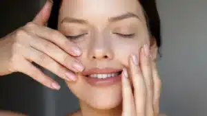 "A Facelift in a Jar": This Cult Cream Gets a New Active Ingredient Capable of Erasing 10 Signs of Aging Like Magic