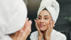 Goodbye Retinol, This Natural Active Boosts Collagen Production and Lifts the Eye Area in 30 Seconds