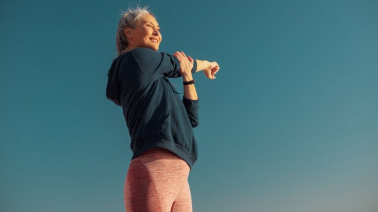 "It's a fountain of youth": Here is the most effective exercise routine to maintain your figure after 50, according to an expert
