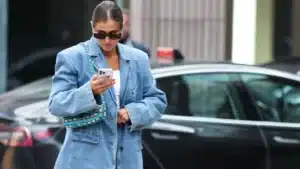 Neither Black Nor Gray: This Precise Shade of Denim Is the Only One That Doesn't Make You Look Heavier